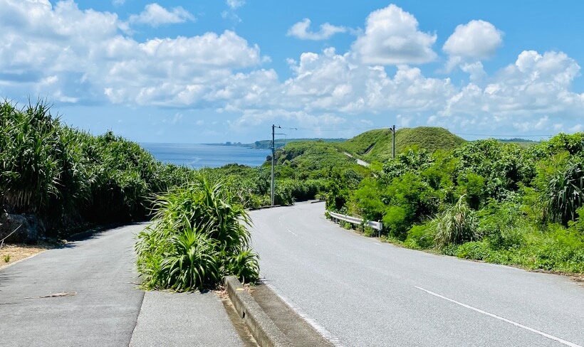 工房周辺は島ならでは絶景が続く