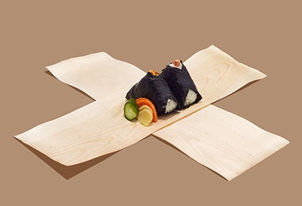 敷く、包む、飾る。日本の伝統の包装紙”経木”