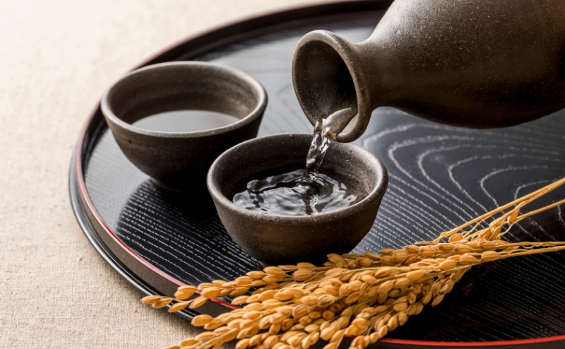 日本酒と焼酎の違いを4つの観点から解説！美味しい飲み方も合わせて紹介